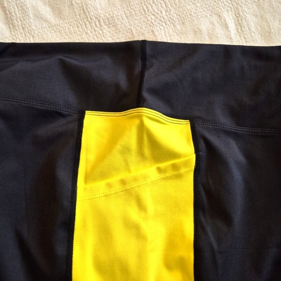 LuLaRoe Rise Brave line women's size 3X leggings black with yellow stripe NWT - Picture 8 of 9